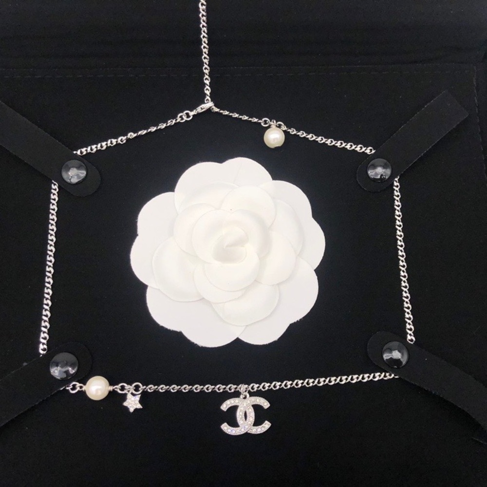 CHANEL Silver Necklace with Pearl and Star Charm - Picture 2 of 8